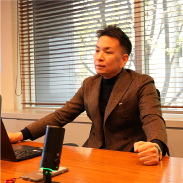 挑戦する姿勢の大切さを応募者に語るクラウドポイント常務・田中孝弥氏のインタビューシーン